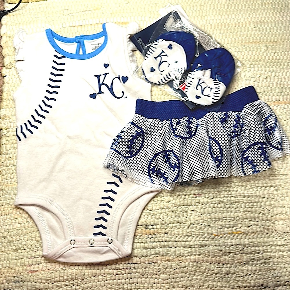 Gen2Sports MLB 3-Piece Skirt Set Baby Girl Kansas City Royals 3-6 months…